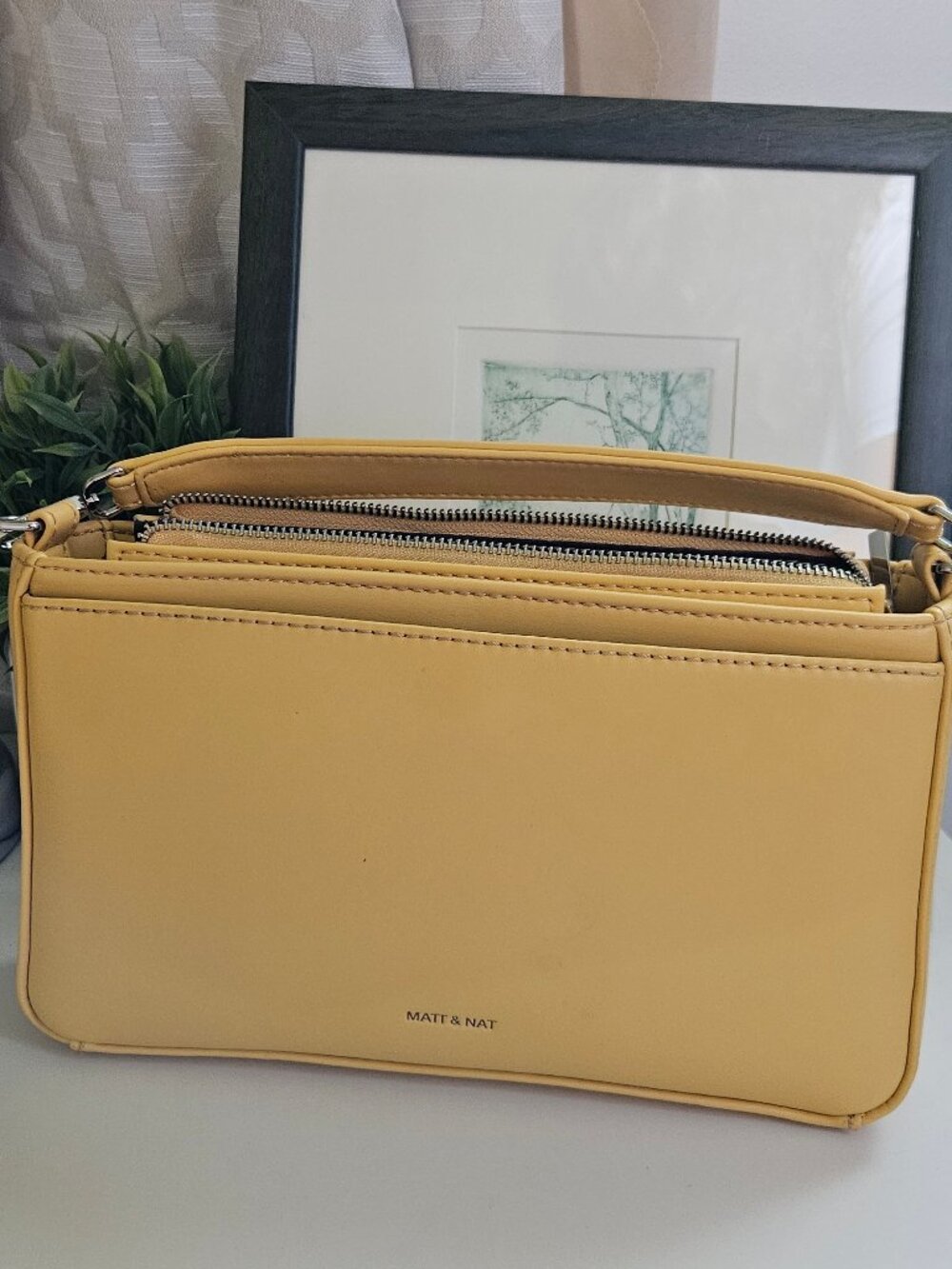 Almost Like-New Matt & Nat FENNE Vegan Convertible Crossbody